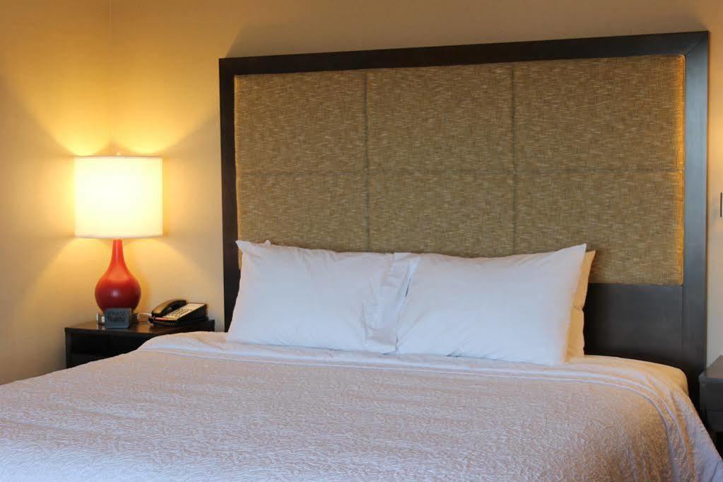 Hampton Inn By Hilton Oxford, Me Bagian luar foto